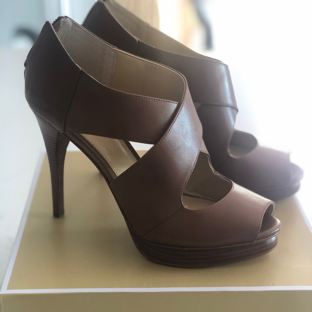 Michael Kors Elena Cross Strap Sandal